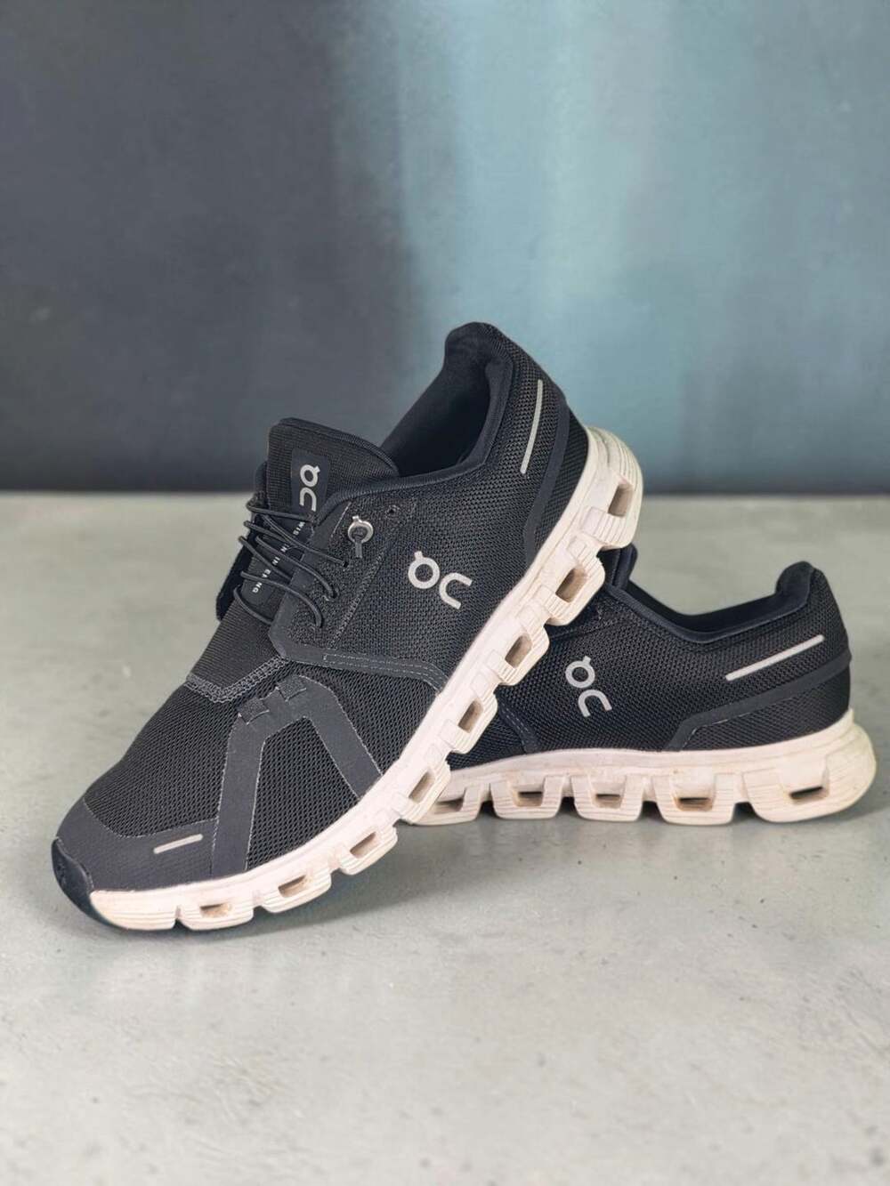 On Running Cloud 5 Black White Sneakers Women's US 10.5 EU 42.5